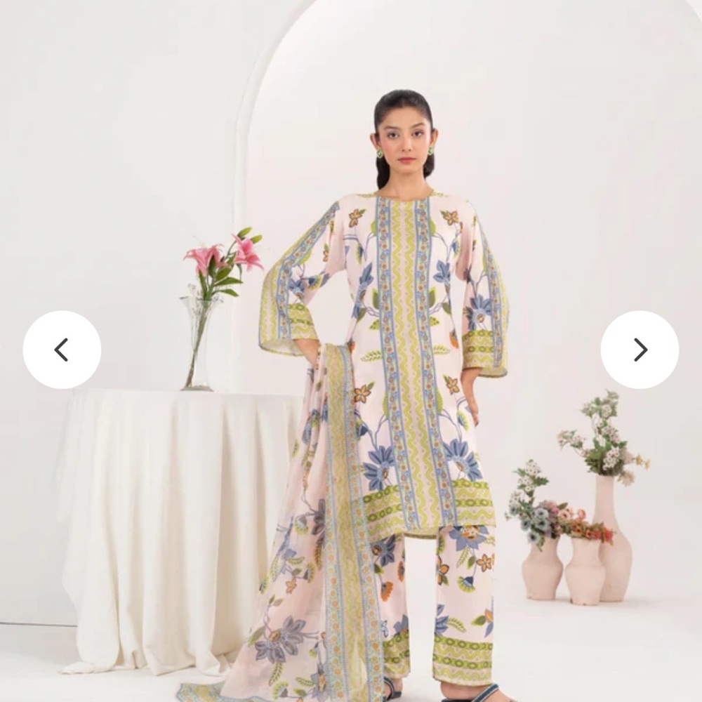 Floral Patterned Kurta Set with Dupatta